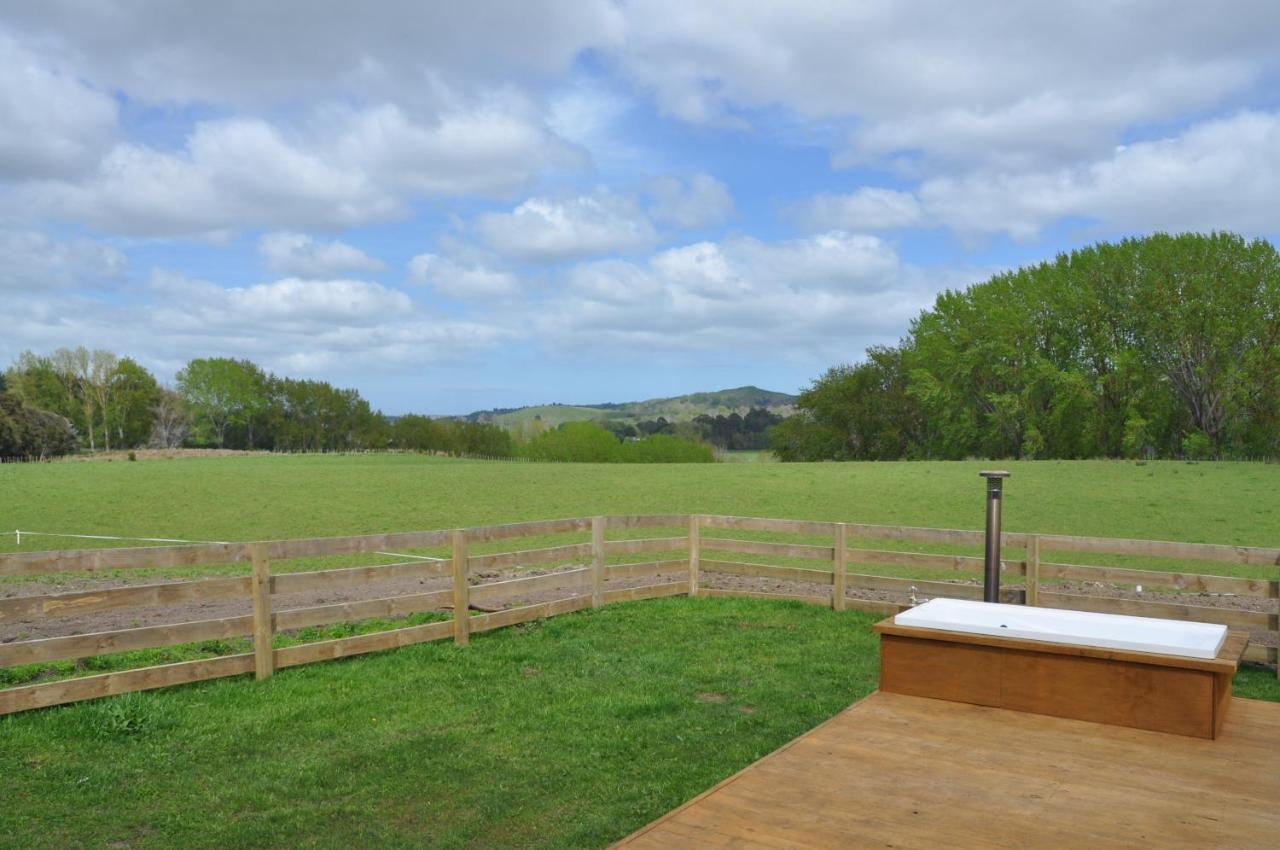 Renagour Cottage - Farmstay With Hot Tub! Whanganui Exterior photo