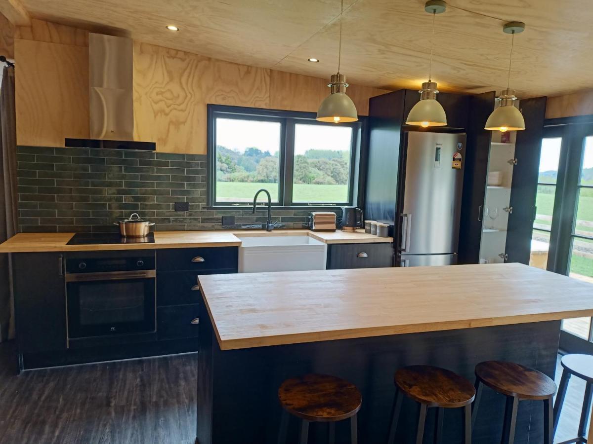 Renagour Cottage - Farmstay With Hot Tub! Whanganui Exterior photo